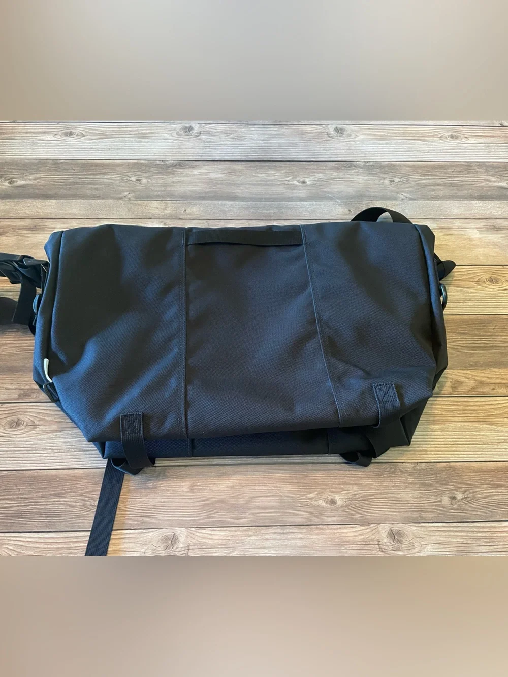 New ✨TIMBUK2 x META extra Large Messenger Bag